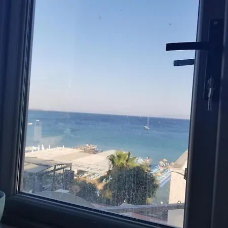 Deniz, 1 1 Salon Apartment *