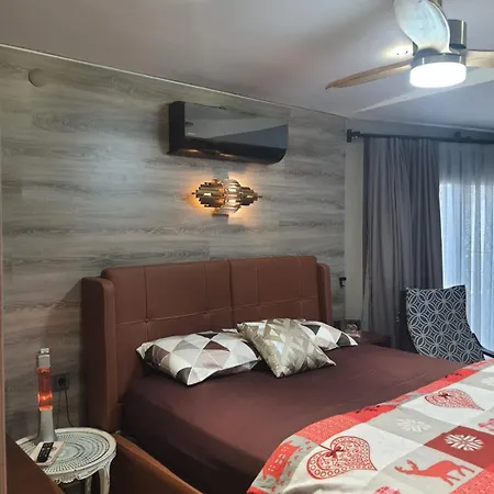 Deniz, 1 1 Salon Apartment *